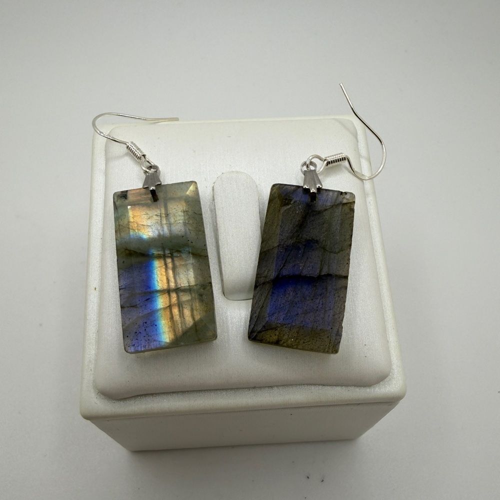 Like New 25x14mm faceted labradorite drop/dangle earrings‎ w/ 925 clasp!